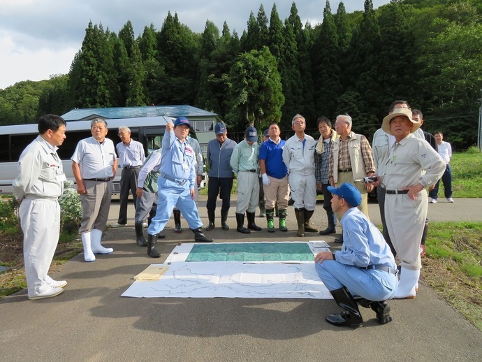 写真：鳥海ダム建設予定地現場視察風景2