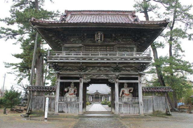 写真：永泉寺山門