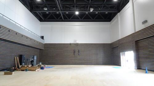 写真:サブアリーナ内装工事