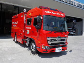 写真：4000リットル化学消防ポンプ自動車