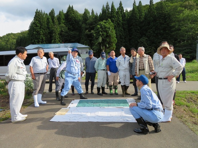 写真:鳥海ダム建設予定地現場視察風景2