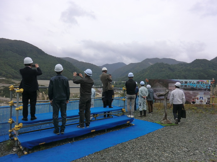 令和7年度視察研修の様子