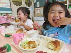 写真:給食の様子