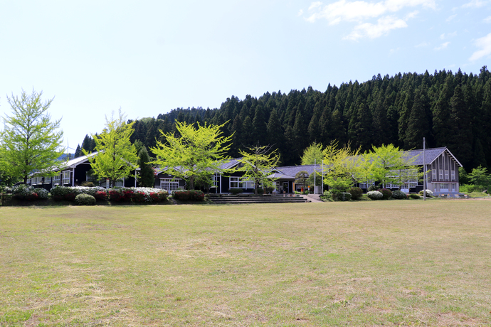 鳥海山 木のおもちゃ館　正面玄関