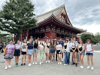 写真:東京都内等を観光