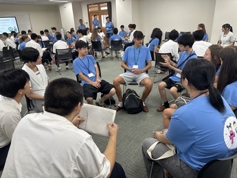 写真:由利高校訪問