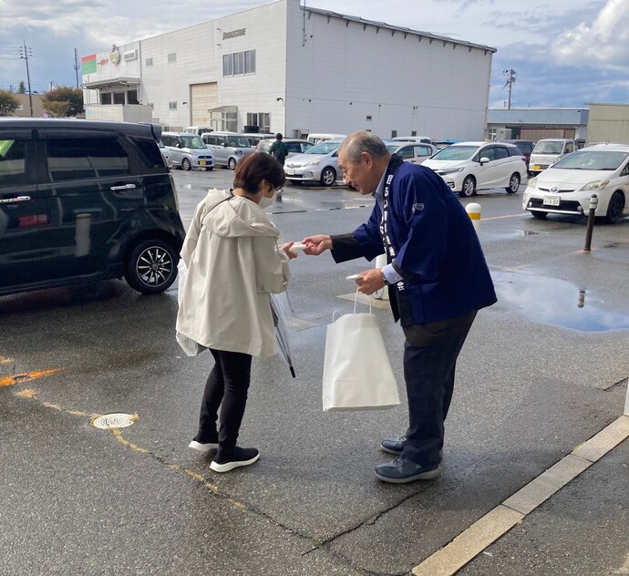 イオンでの啓発活動の写真