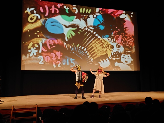 サンドパフォーマー 田村 祐子＆ アコーディオン奏者 都丸 智栄の写真
