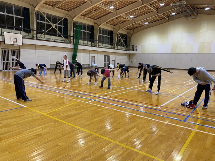 体力テスト(準備体操)の様子）