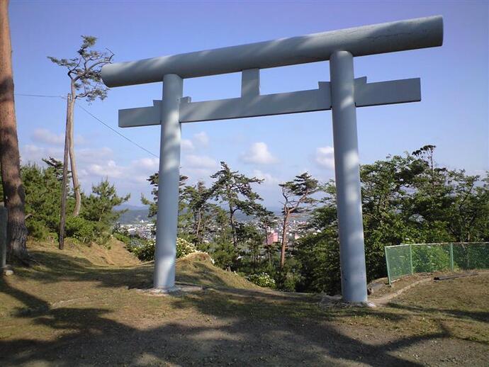 新山神社