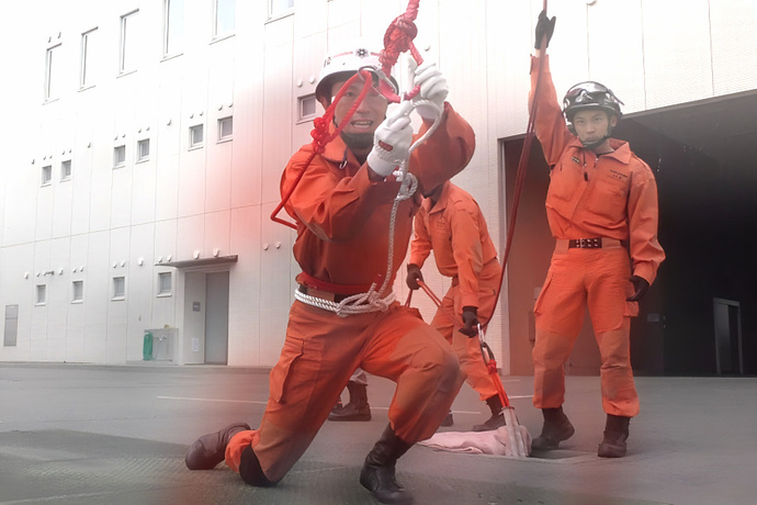 「はしご登はん」