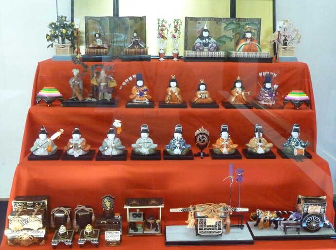 城下町矢島のひなまつり 写真は令和6年度のひな人形