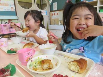 写真：給食の様子